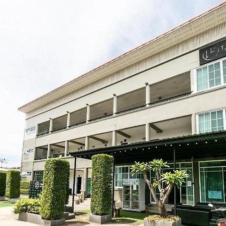 Oyo 75305 T Park Pak Chong Hotel Muszi Kültér fotó