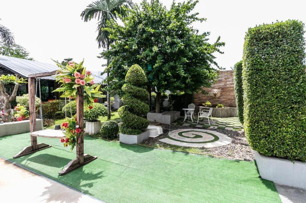 Oyo 75305 T Park Pak Chong Hotel Muszi Kültér fotó