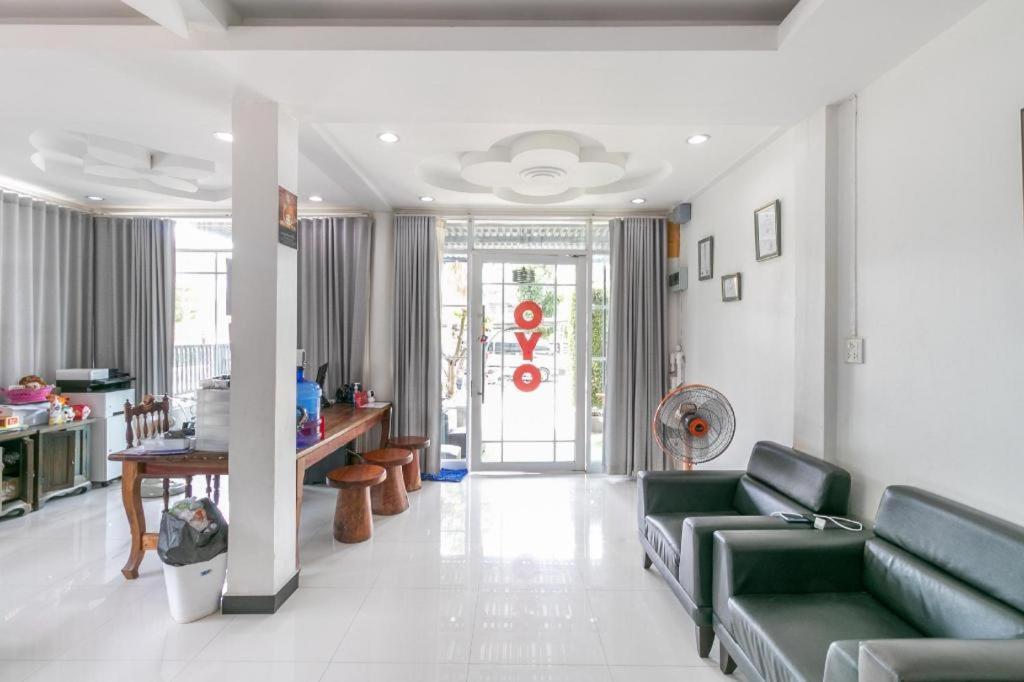 Oyo 75305 T Park Pak Chong Hotel Muszi Kültér fotó