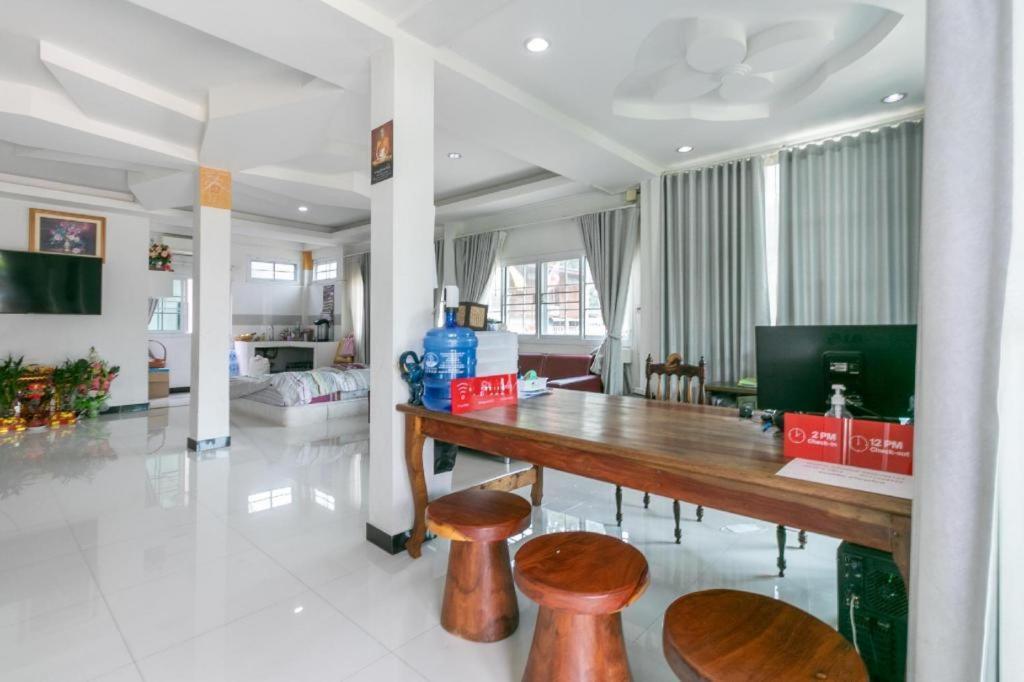 Oyo 75305 T Park Pak Chong Hotel Muszi Kültér fotó